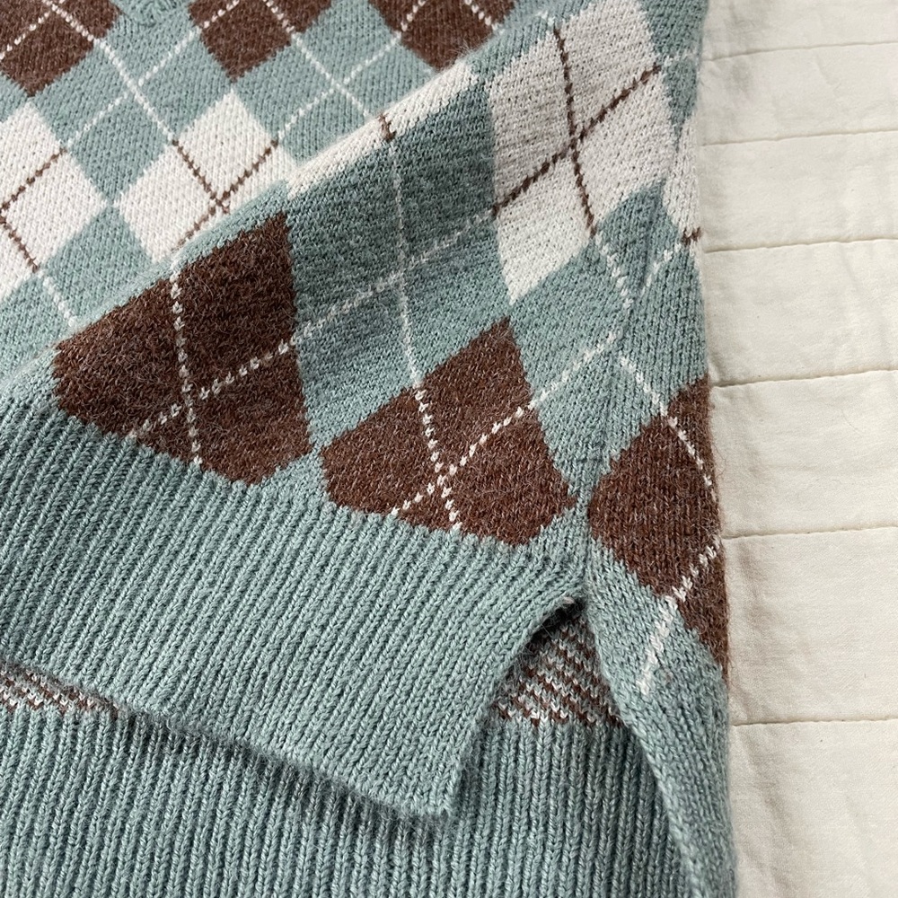 Rewind Argyle V-Neck Sweater Vest - Blue and Brown - Picture 7 of 8